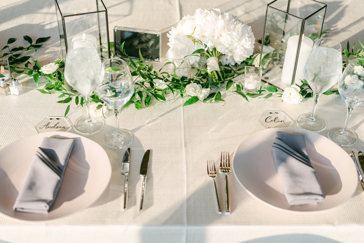Event-Planning-DC-Wedding-Dockmaster-Building-Photography-DuJour-placesetting