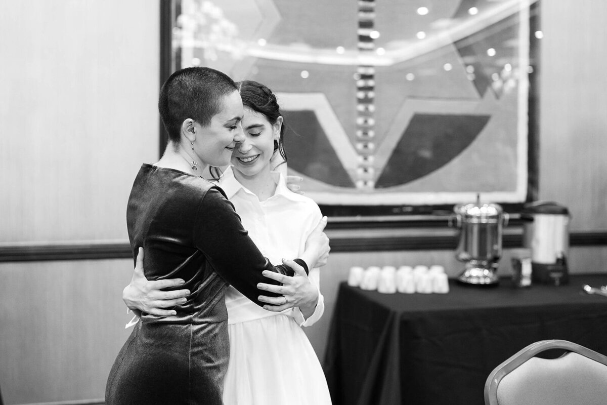 Eliana-Melmed-Photography-Chicago-LosAngeles-Jewish-WeddingPhotographer-CarmiKalman-WomensDancing-00138