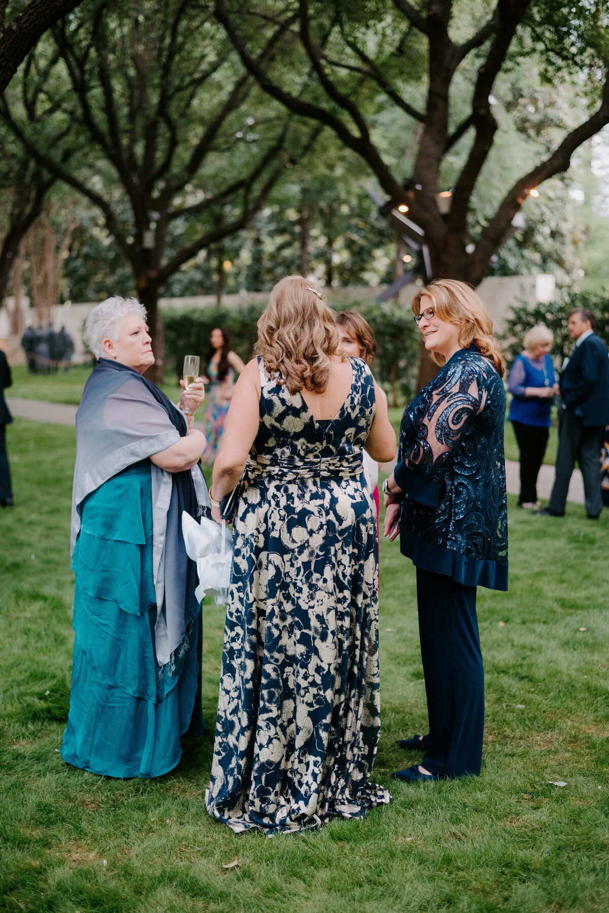 Nasher Sculpture Center Wedding - Ruchlin Wedding - COCKTAIL HOUR - Kyrsten Ashlay Photography-16-Edit