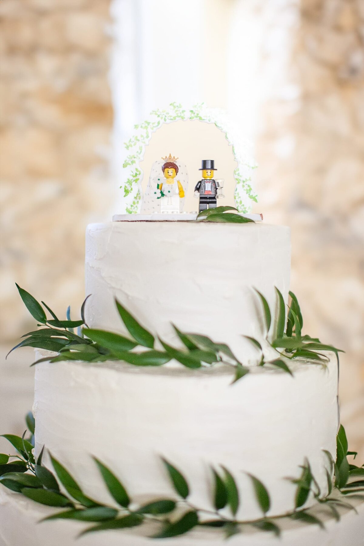 simple-wedding-cake-lego-topper