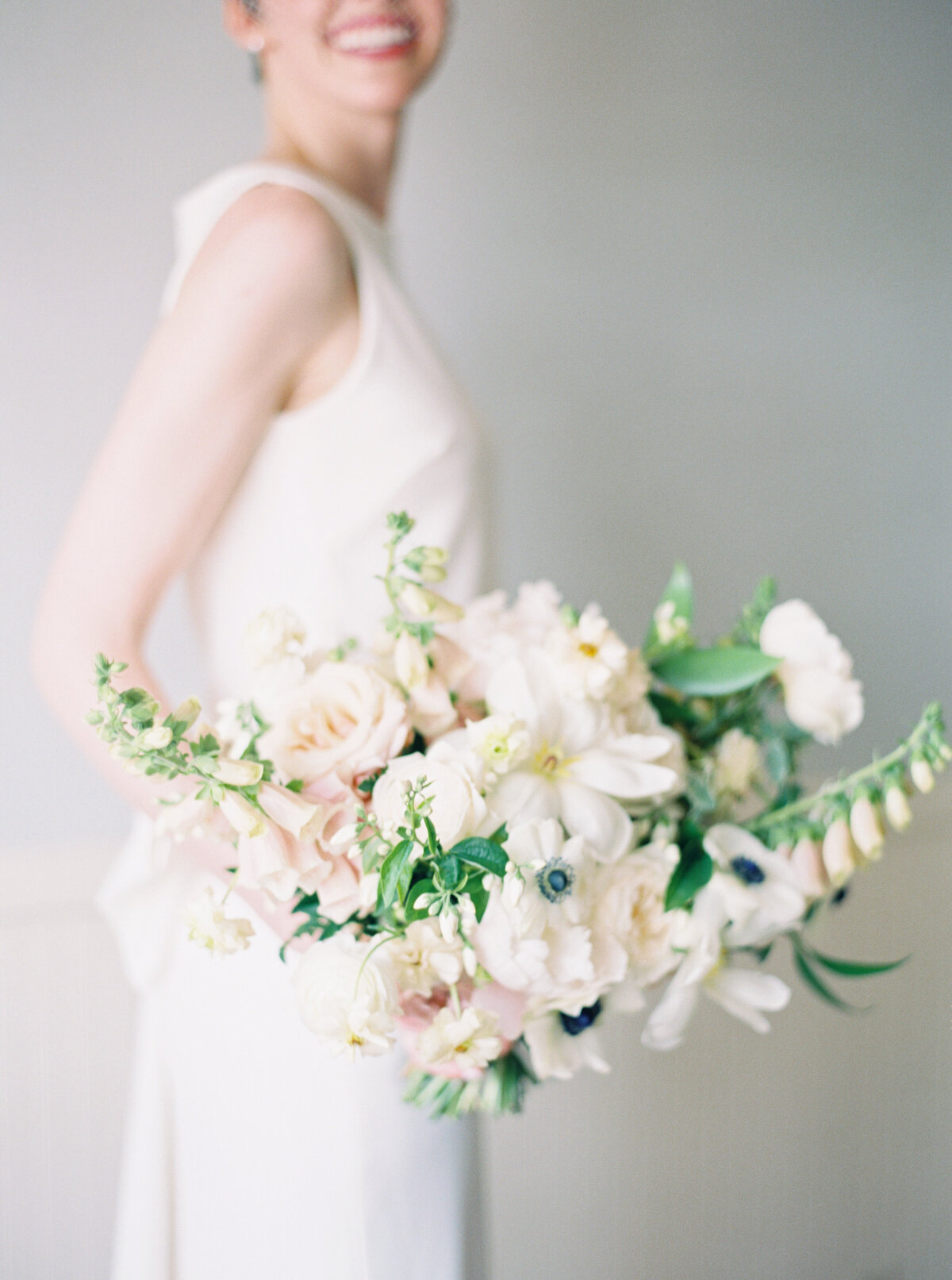 soft spring bouquet, neutral spring wedding bouquet, studio fleurette, stillwater mn florist