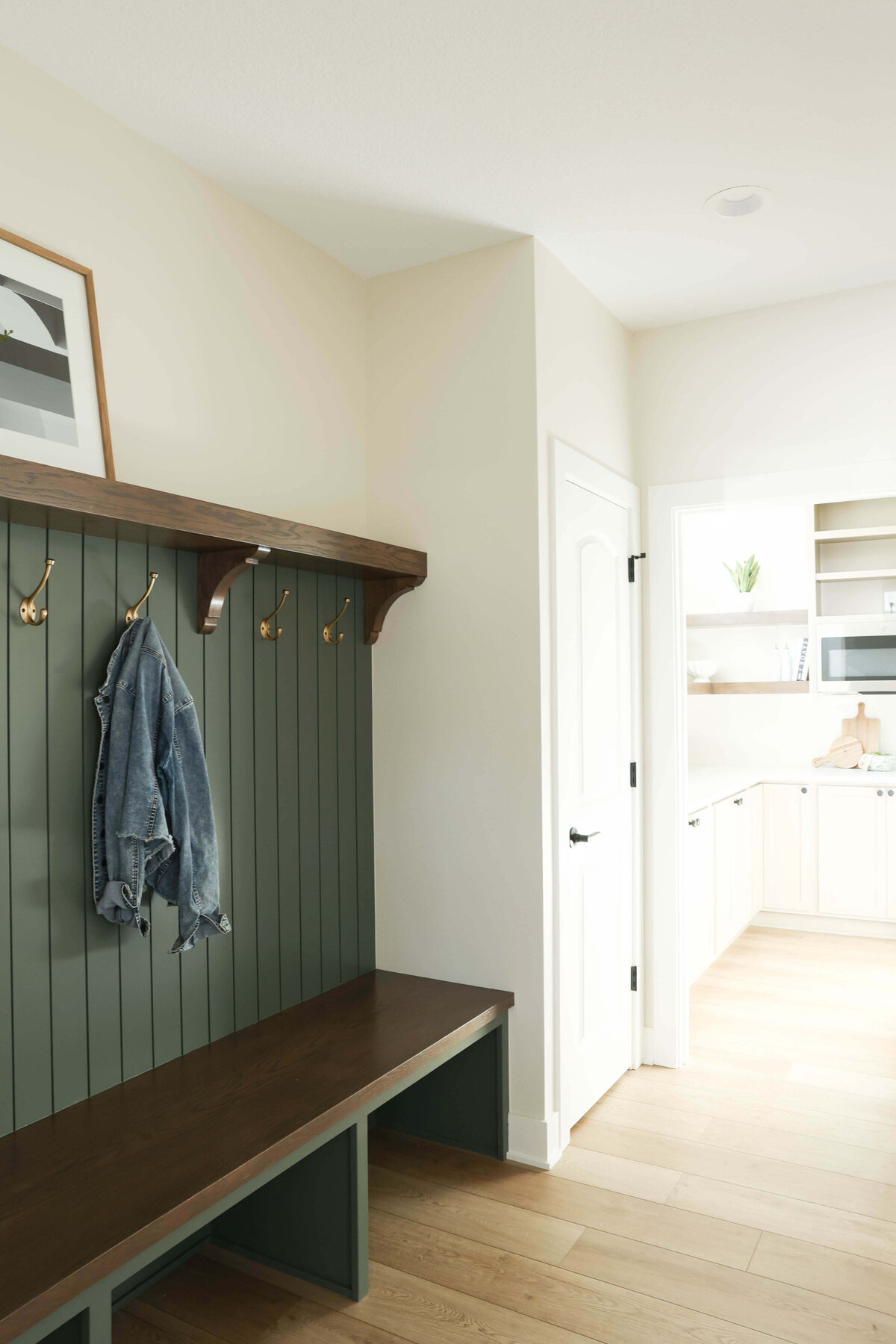 1183-Mudroom-Grimes-Central-Iowa-Custom-Home-JRL-Builders-3F1A9089