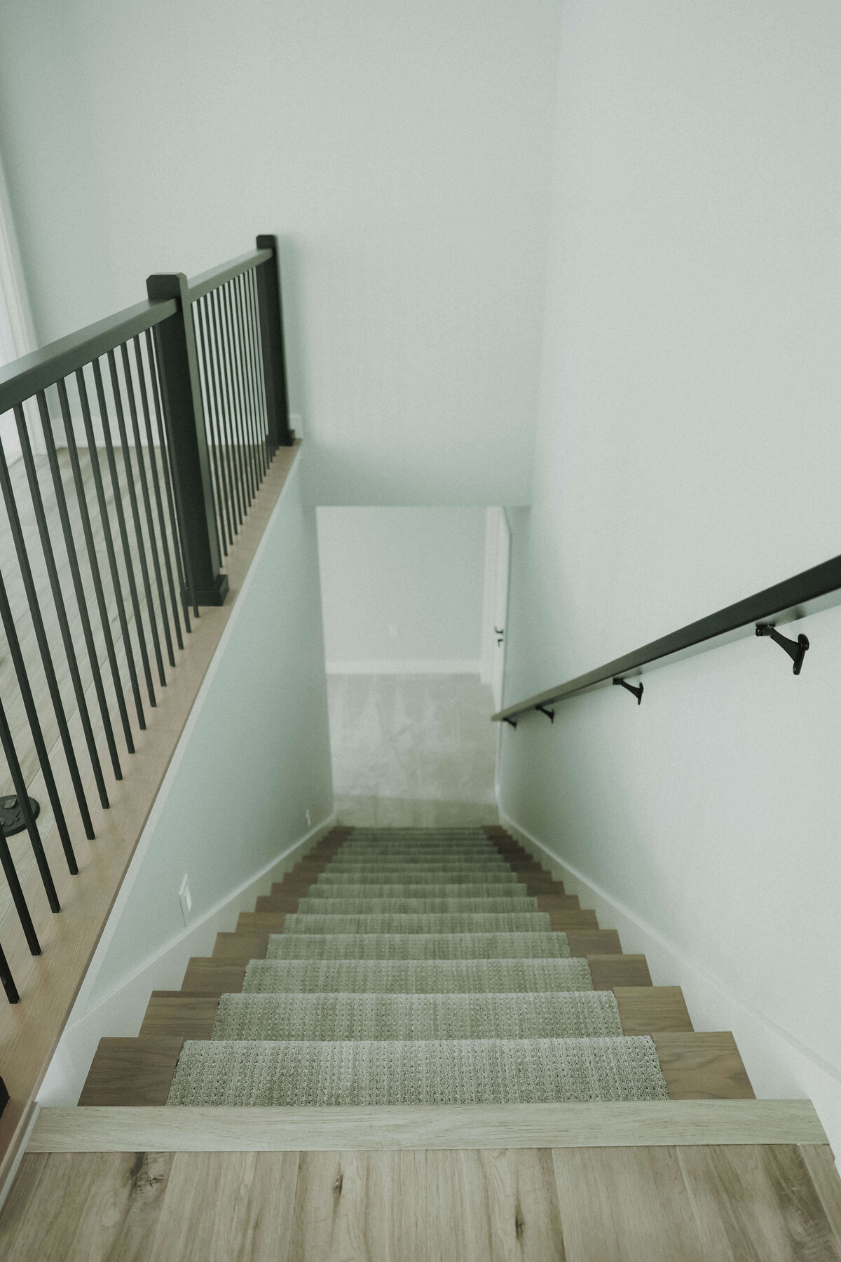 6907-Stairs-Panora-Central-Iowa-Custom-Home-JRL-Builders-E23A9369