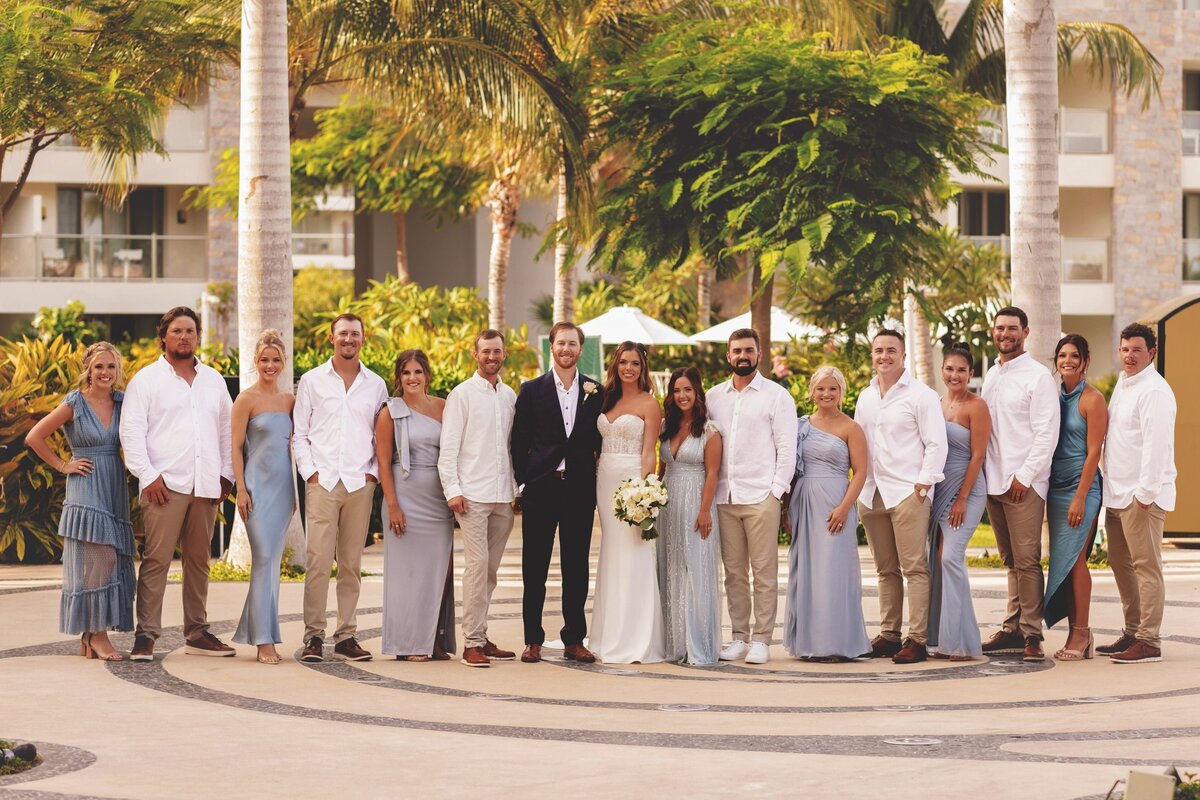 Portrait of bridal party at wedding in Cancun