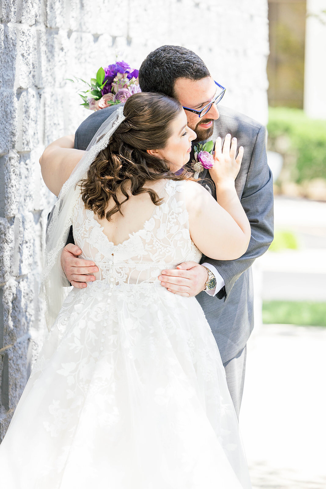 Eliana-Melmed-Photography-Chicago-LosAngeles-Jewish-WeddingPhotography-ElianaSklar-FirstLook-00130