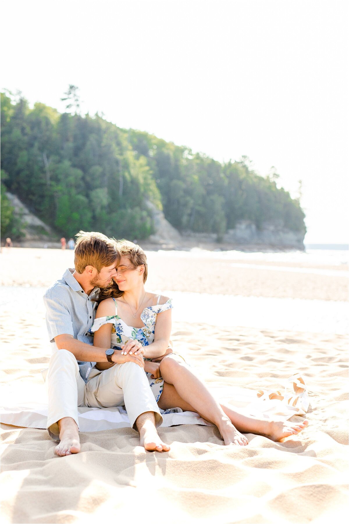 pictured-rocks-engagement-photos