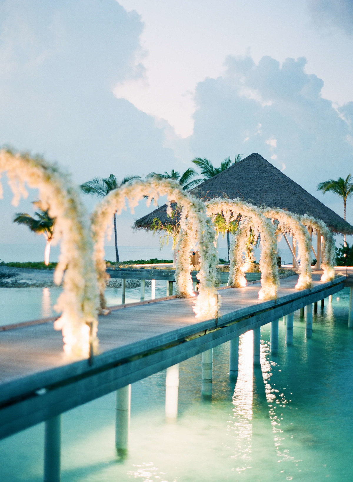 67-KTMerry-destinationwedding-evening-lighting-Maldives
