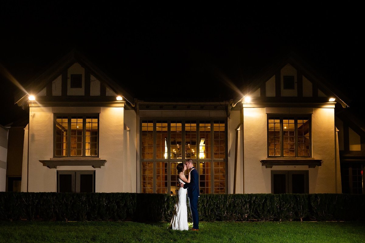 Romantic Windermere Manor Wedding | Dylan and Sandra Photography 214