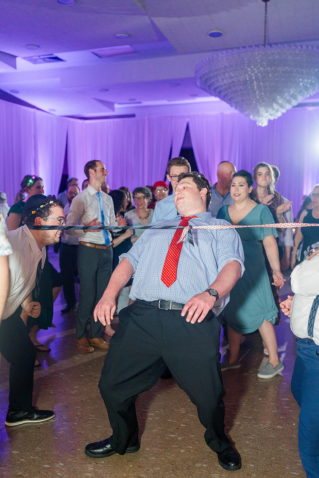 Eliana-Melmed-Photography-Chicago-LosAngeles-Jewish-WeddingPhotography-ElianaSklar-DanceFloor-00194