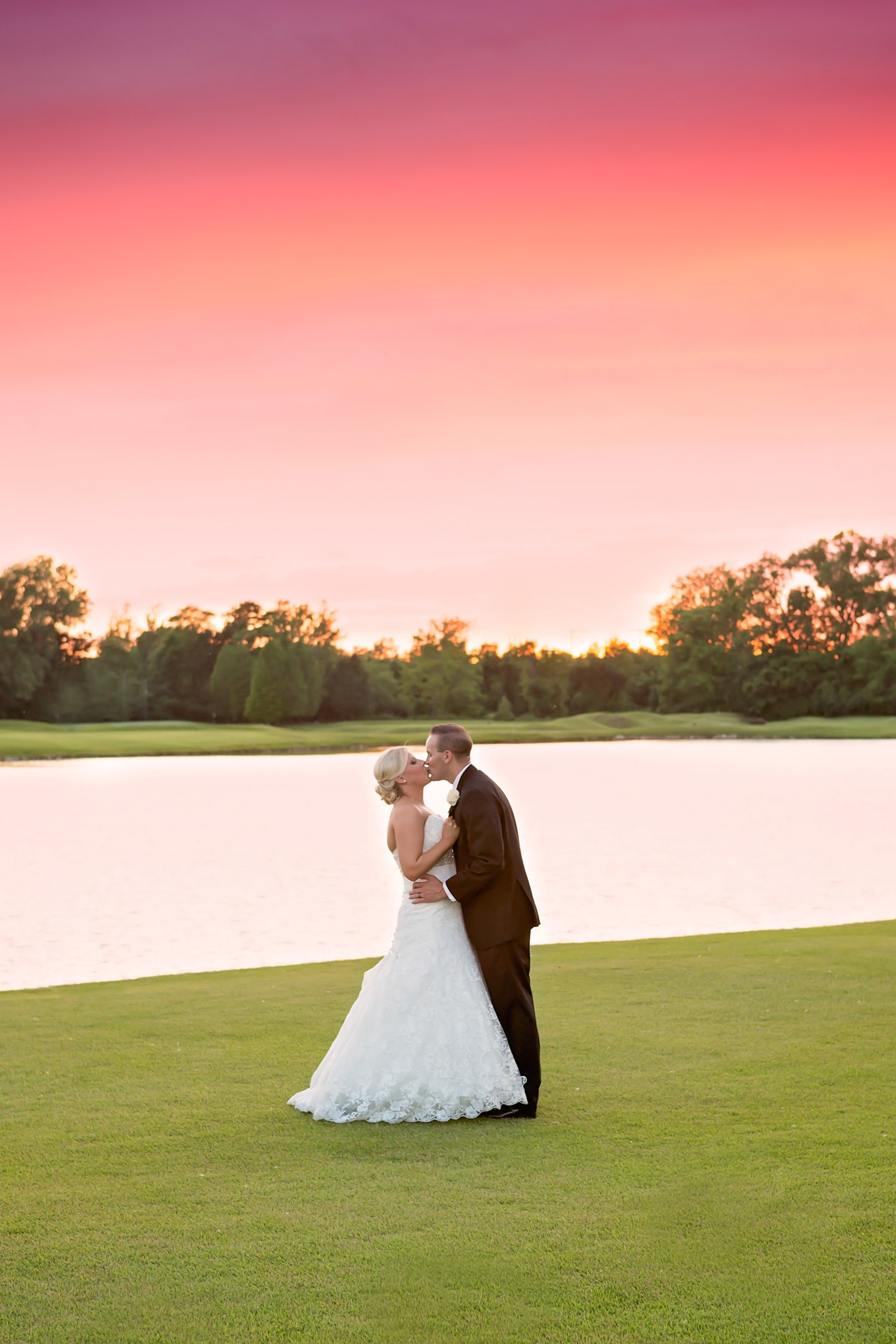 Weddings - Holly Dawn Photography - Wedding Photography - Family Photography - St. Charles - St. Louis - Missouri -115