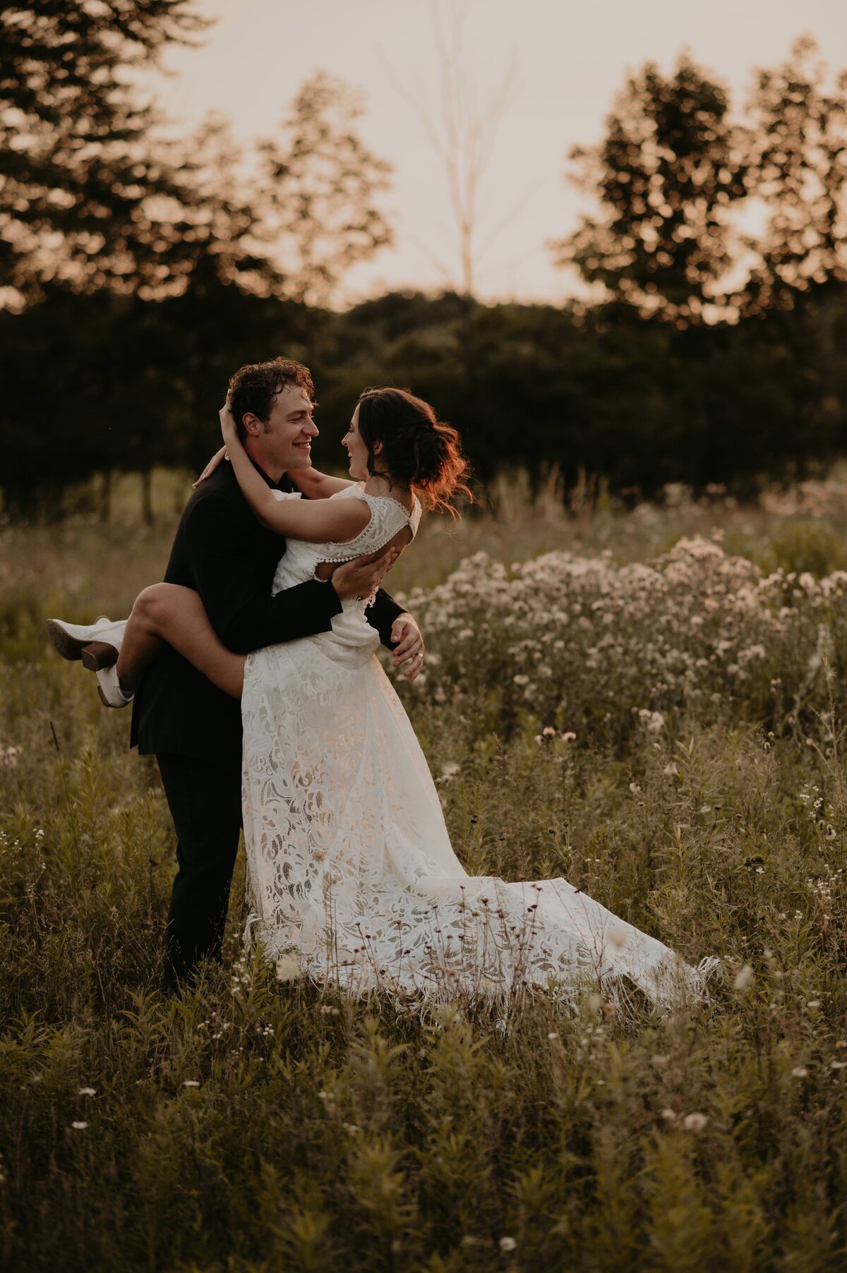 Emmett-Michigan-backyard-boho-wedding-reception-metro-detroit-photographer-67