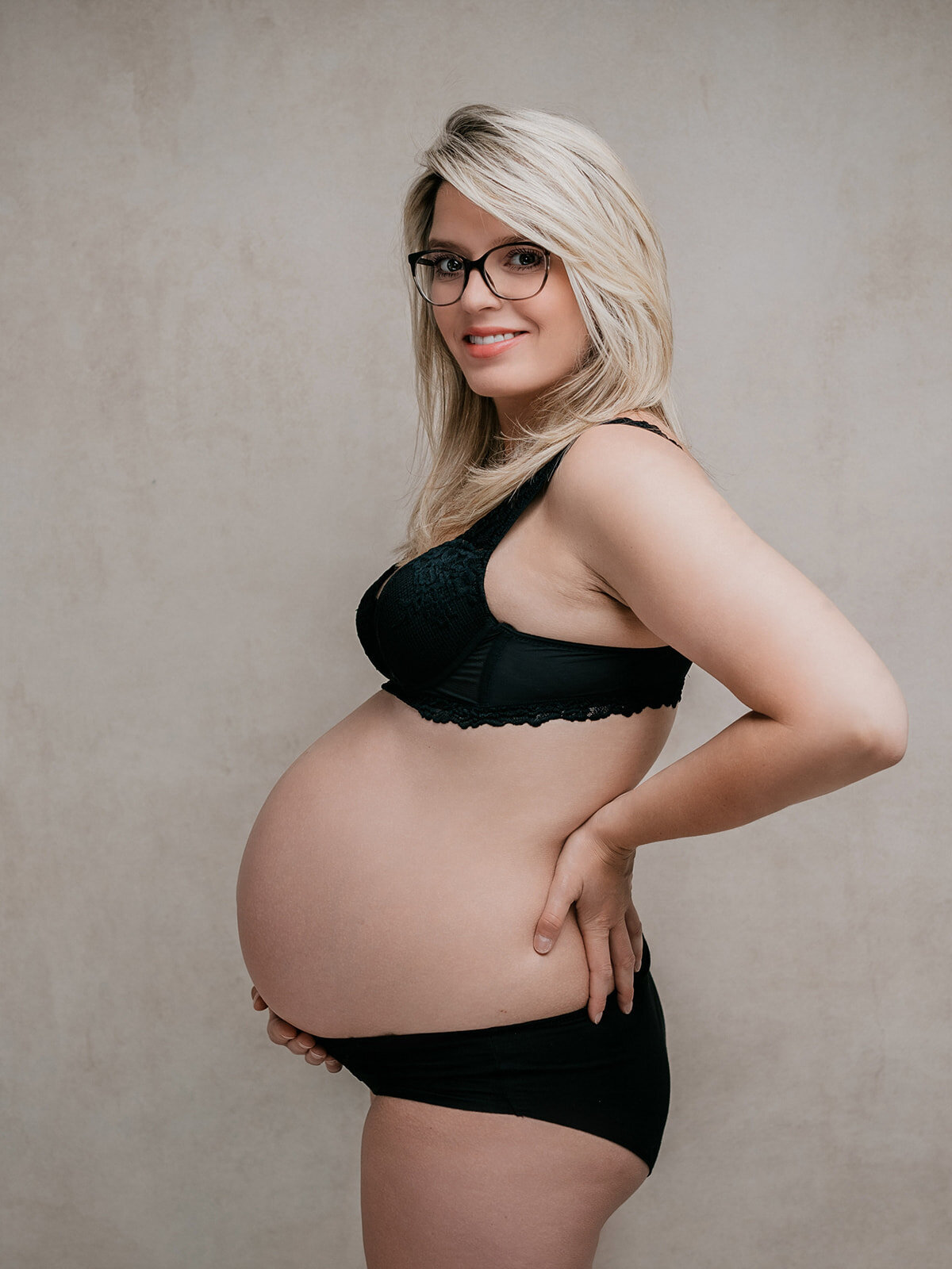 ongedwongen zwangerschapsshoot studio amsterdam noord-leukfotografie.jpg