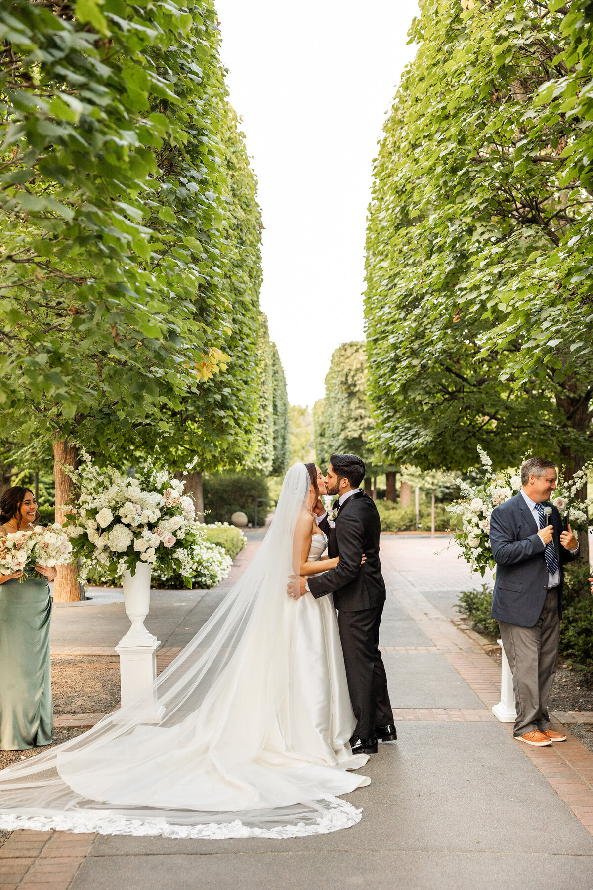 chicago-botanic-garden-wedding-summer-alex-ferreri--44