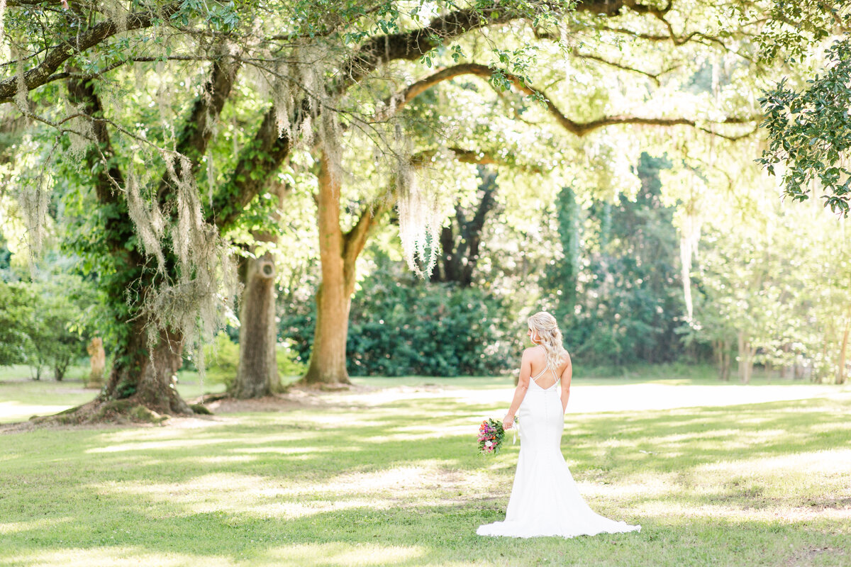Renee Lorio Photography South Louisiana Wedding Engagement Light Airy Portrait Photographer Photos Southern Clean Colorful28 (2)