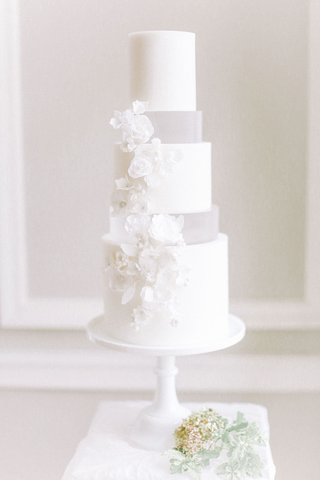 Modern Simple Wedding Cake Design Ideas