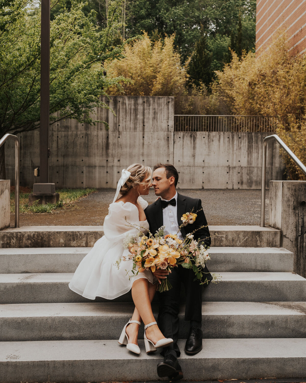 modern-colorful-wedding-flowers-museum-elopement-bridal-bouquet-pocket-boutonniere-atlanta-georgia-wedding-florist_20