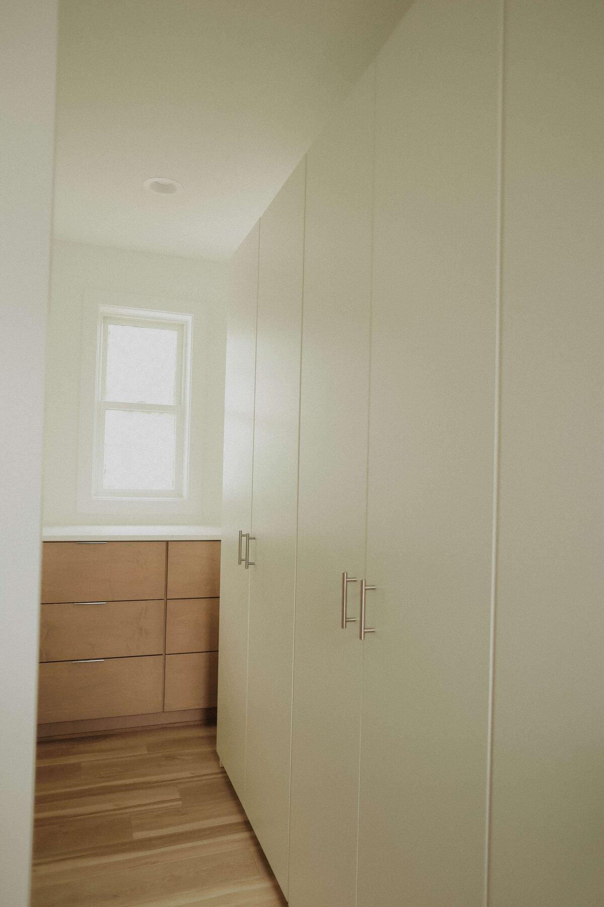 1320-Closet-Polk-City-Central-Iowa-Custom-Home-JRL-Builders-3F1A4803