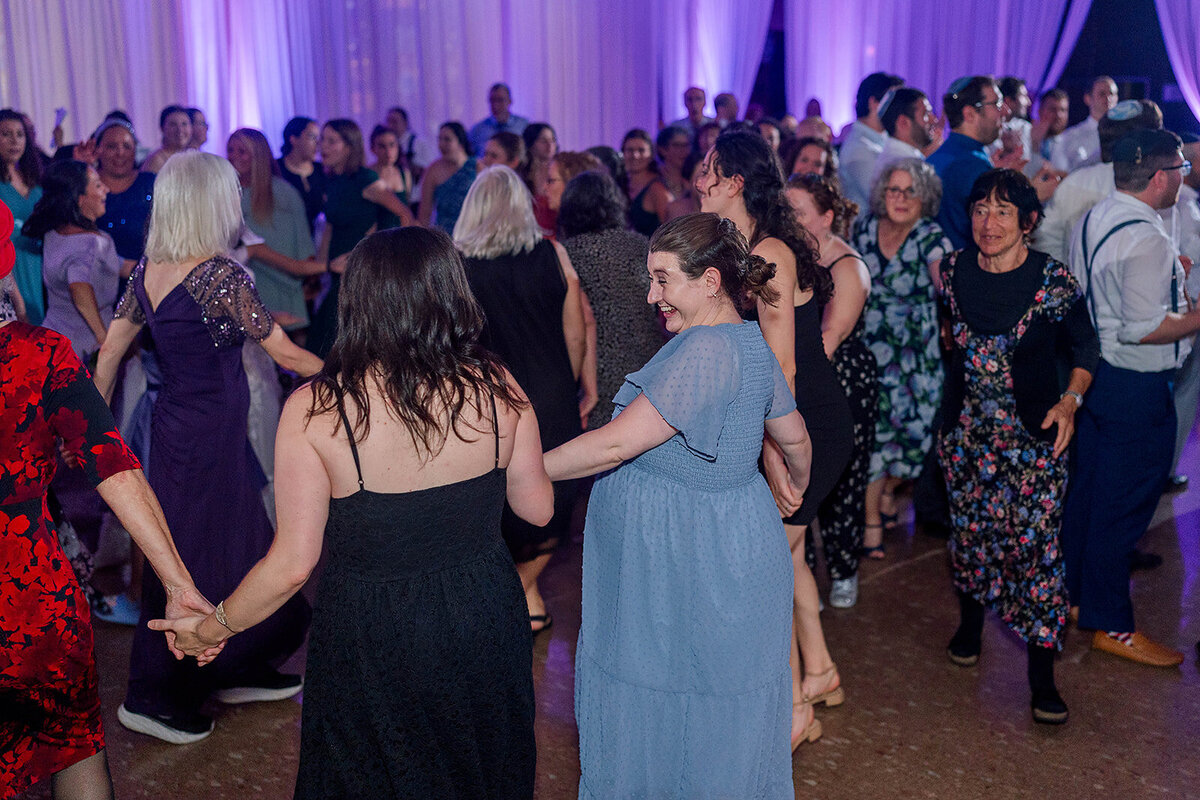 Eliana-Melmed-Photography-Chicago-LosAngeles-Jewish-WeddingPhotography-ElianaSklar-Simcha-00031