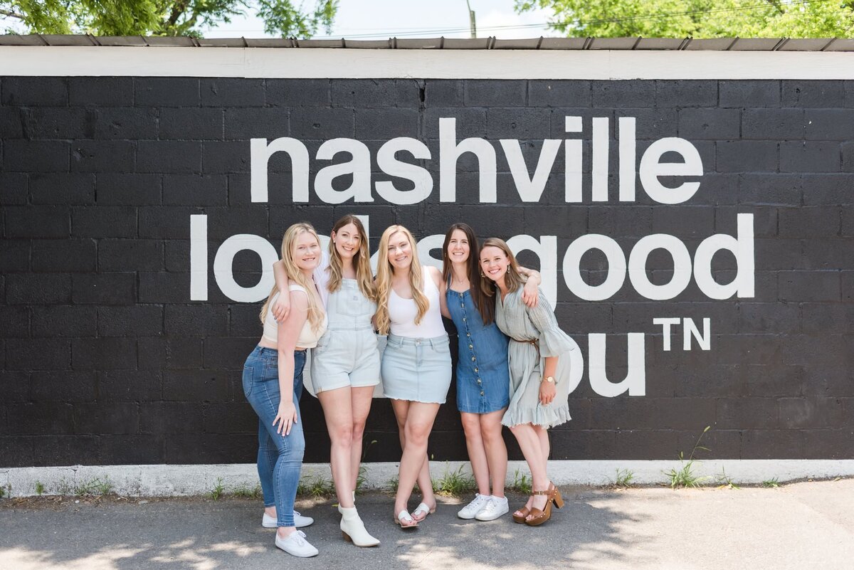 Nashville-Looks-Good-On-You-Mural-Bachelorette-Photoshoot+3