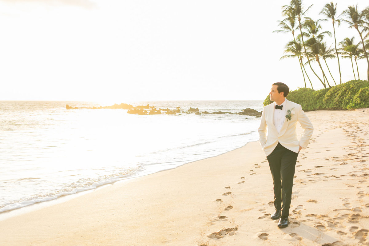 Maui venue wedding photography - groom - beach