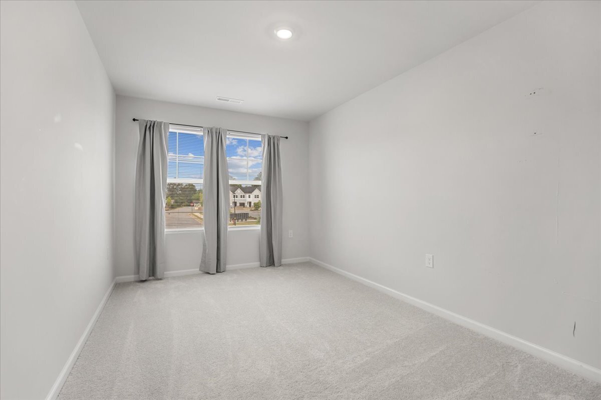 08-201 Peebles Dr-8