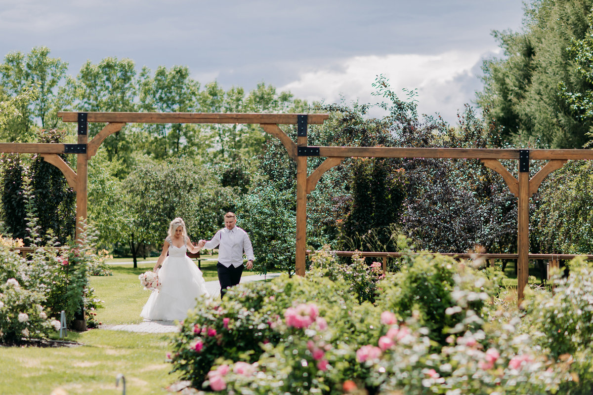 strolling st albert botanical garden rose garden edmonton wedding photographers