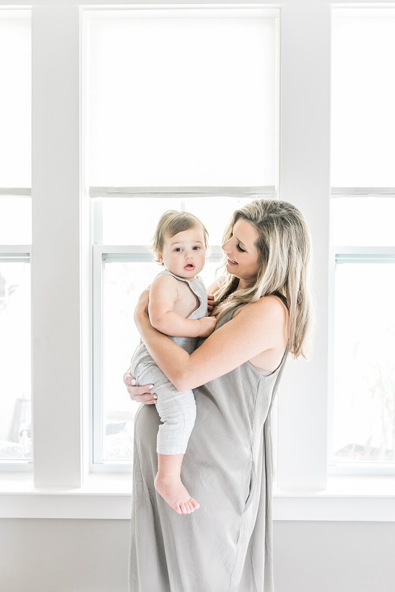Mount-Pleasant-Maternity-Session-In-Home-Lifestyle_0044