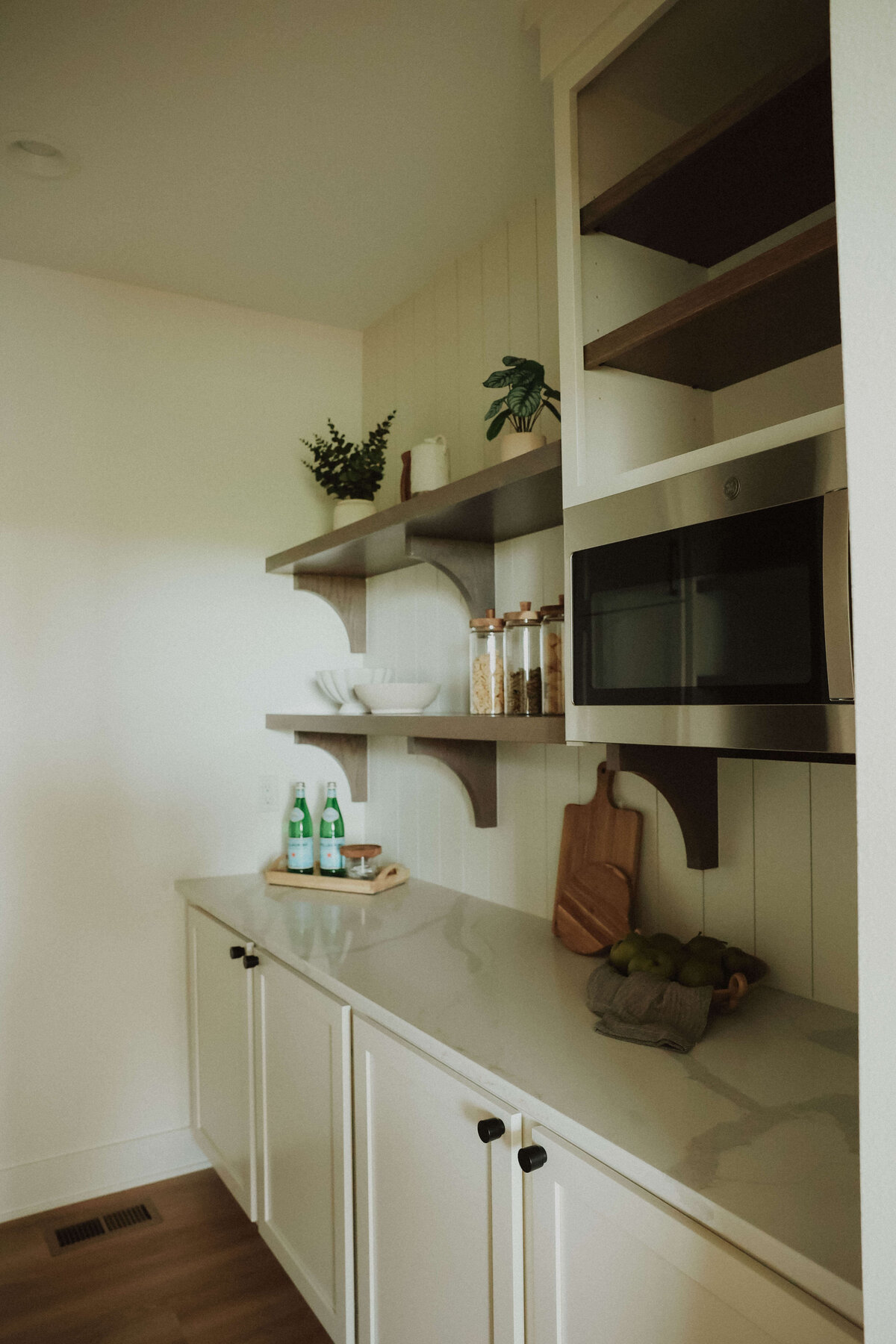 3034-Pantry-Grimes-Central-Iowa-Custom-Home-JRL-Builders-3F1A2011