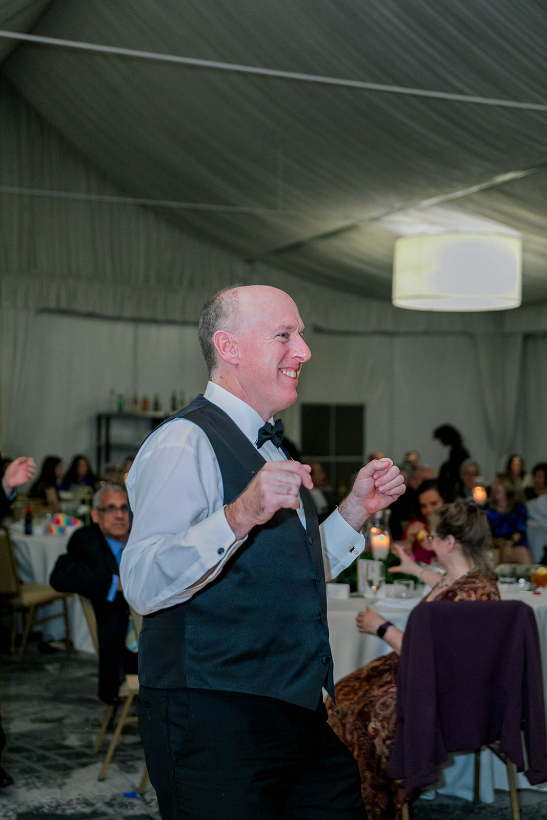 Eliana-Melmed-Photography-Chicago-LosAngeles-Jewish-WeddingPhotography-Dancefloor-00225