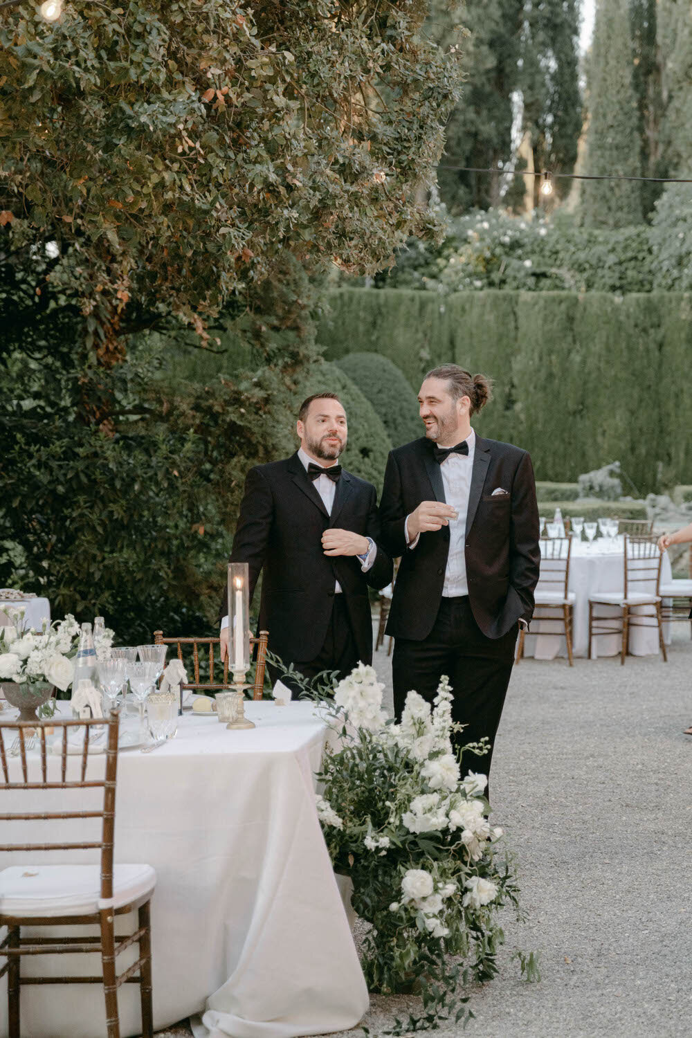 Flora_And_Grace_La_Foce_Tuscany_Editorial_Wedding_Photographer-681