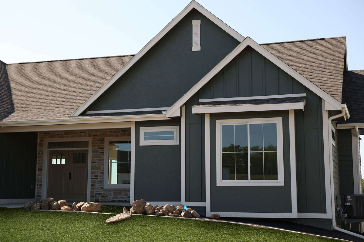 1183-Exterior-Grimes-Central-Iowa-Custom-Home-JRL-Builders-3F1A9217-3