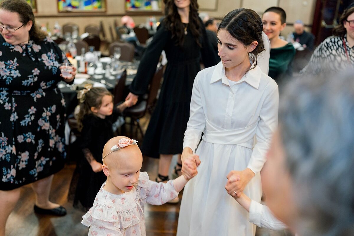 Eliana-Melmed-Photography-Chicago-LosAngeles-Jewish-WeddingPhotographer-CarmiKalman-WomensDancing-00105
