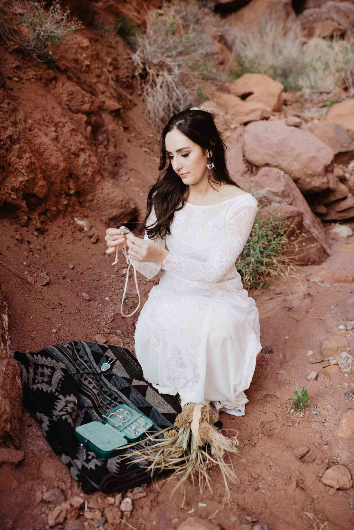 Utah Elopement Photographer captures bride's jewelry