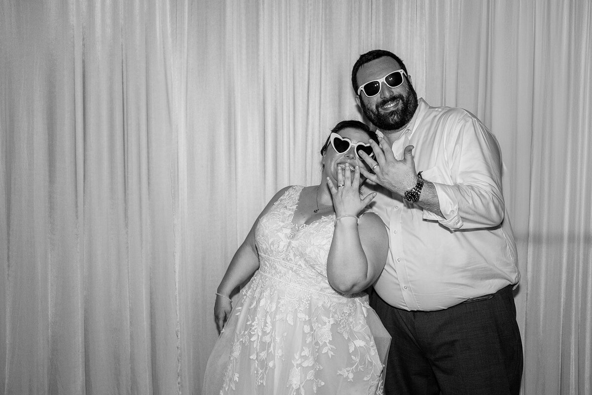 Eliana-Melmed-Photography-Chicago-LosAngeles-Jewish-WeddingPhotography-ElianaSklar-DanceFloor-00408