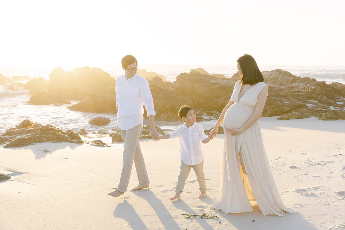 PERRUCCIPHOTO_PEBBLE_BEACH_FAMILY_MATERNITY_SESSION_49