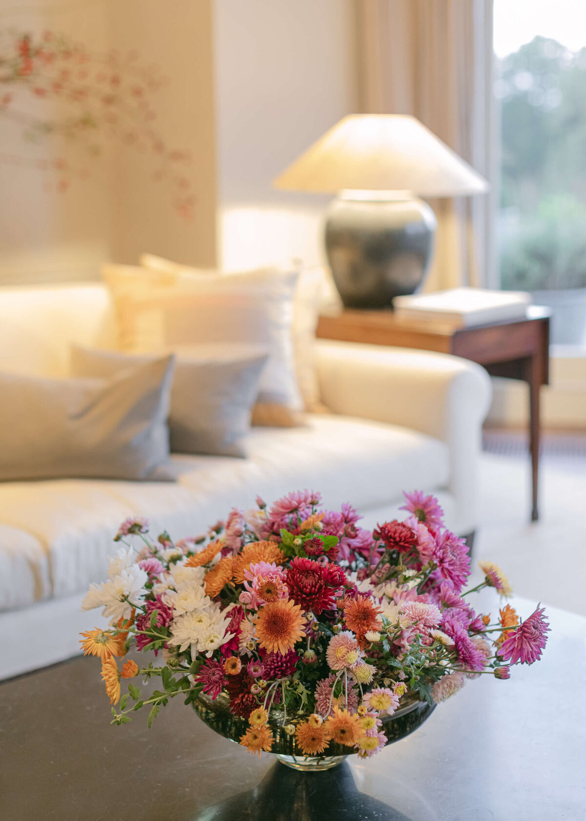 chloe-winstanley-events-heckfield-place-interiors-flowers