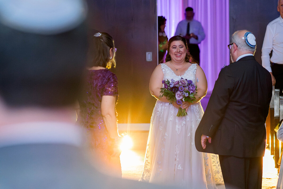 Eliana-Melmed-Photography-Chicago-LosAngeles-Jewish-WeddingPhotography-ElianaSklar-Chuppah-00078