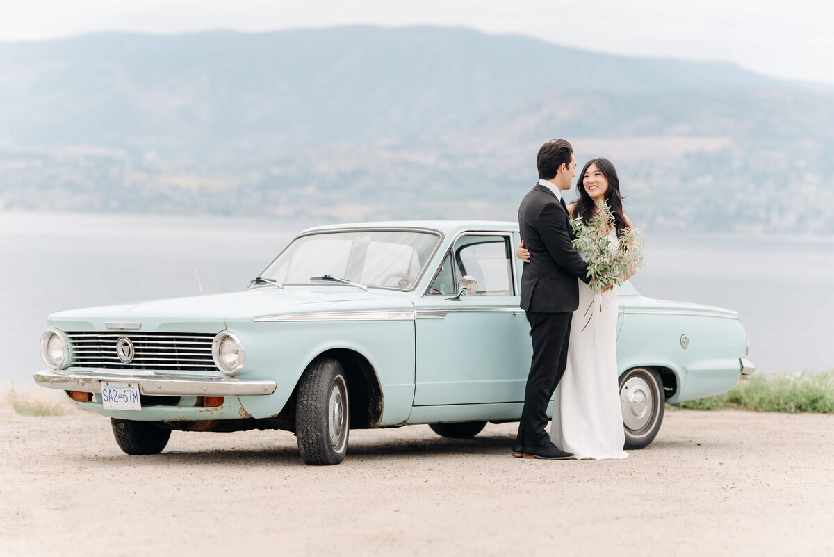 Okanagan Wedding Photographer with Vintage Car