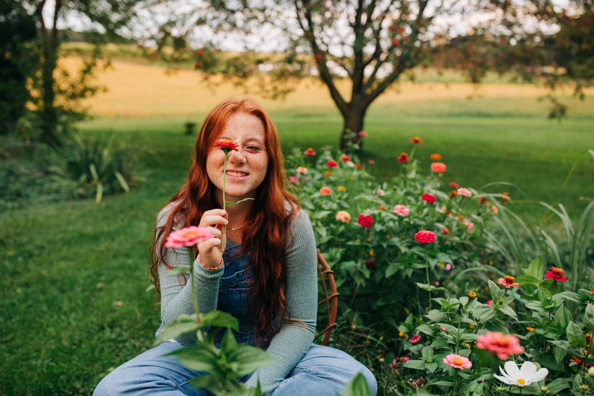 Flower-Senior-Portraits-Hartford-Wisconsin3