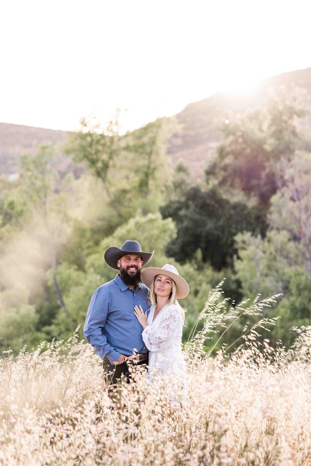 engagement-photography-san-diego-grassy-field-2