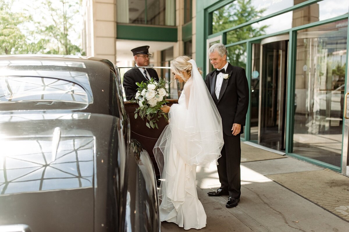 Bride leaving with her dad to Ceremony