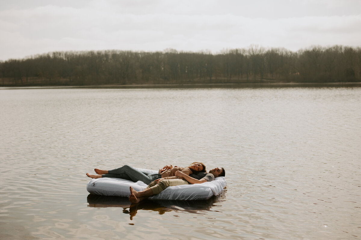 kensington-metropark-michigan-air-matress-lake-photoshoot-72