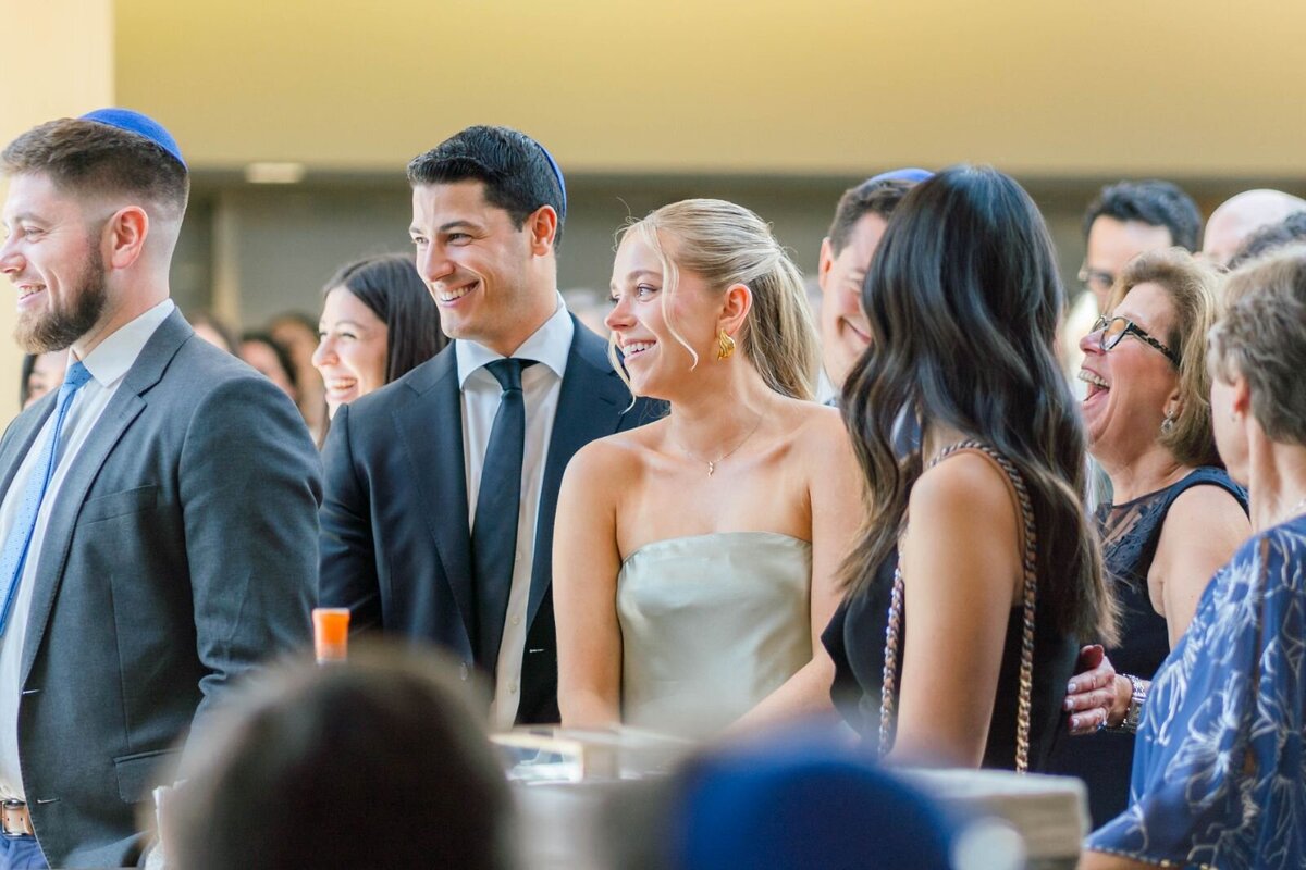 Eliana-Melmed-Photography-Chicago-LosAngeles-Jewish-WeddingPhotography-ShulaNoah-Tisch-00111