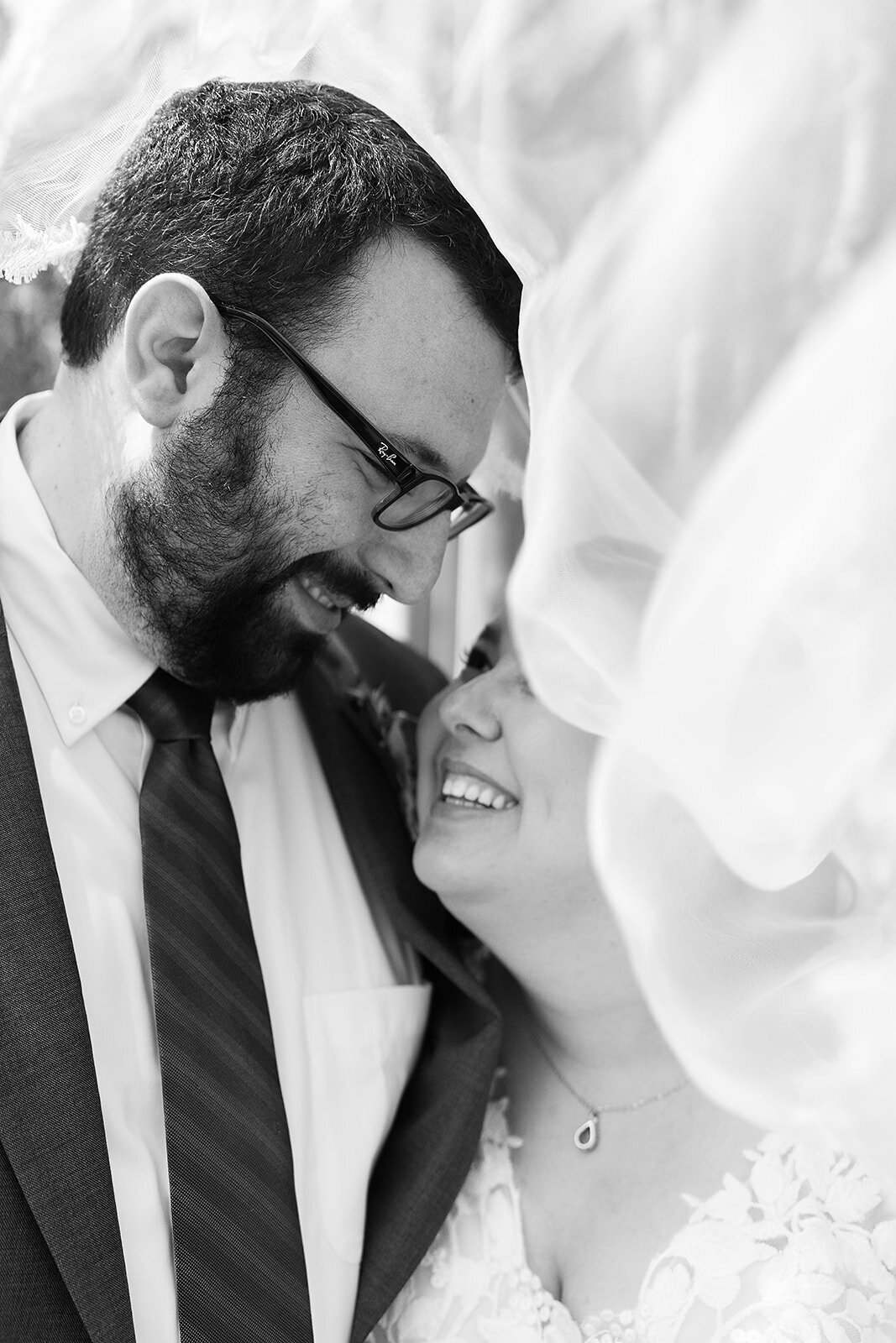Eliana-Melmed-Photography-Chicago-LosAngeles-Jewish-WeddingPhotography-ElianaSklar-FirstLook-00137