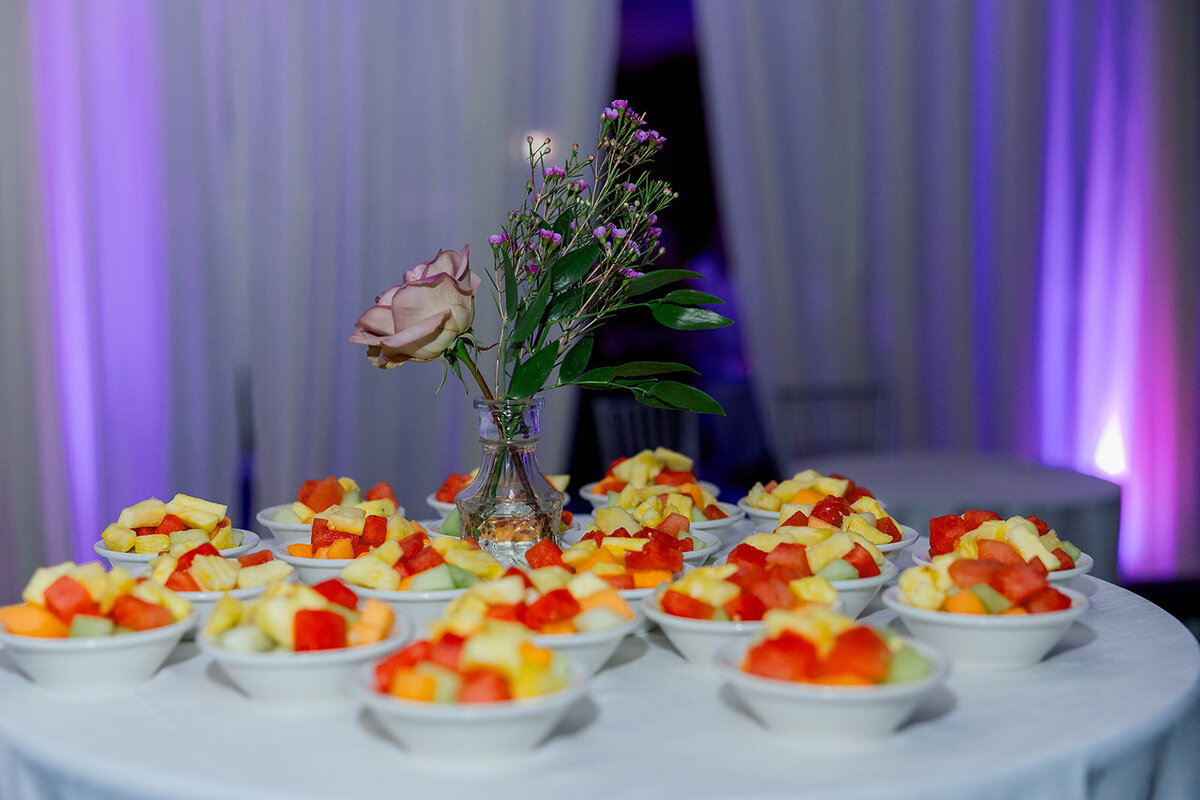 Eliana-Melmed-Photography-Chicago-LosAngeles-Jewish-WeddingPhotography-ElianaSklar-DanceFloor-00295