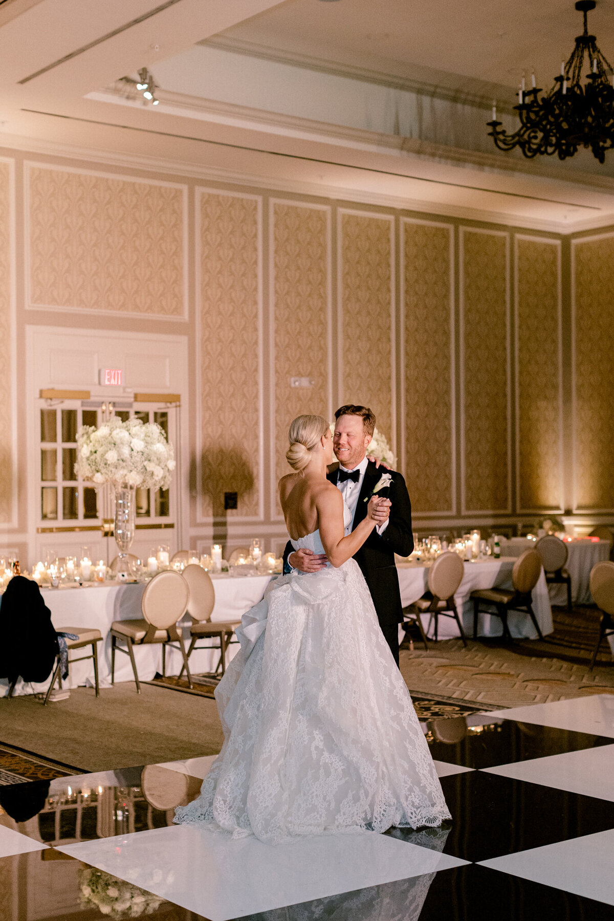 Katelyn & Kyle's Wedding at the Adolphus Hotel | Dallas Wedding Photographer | Sami Kathryn Photography-351