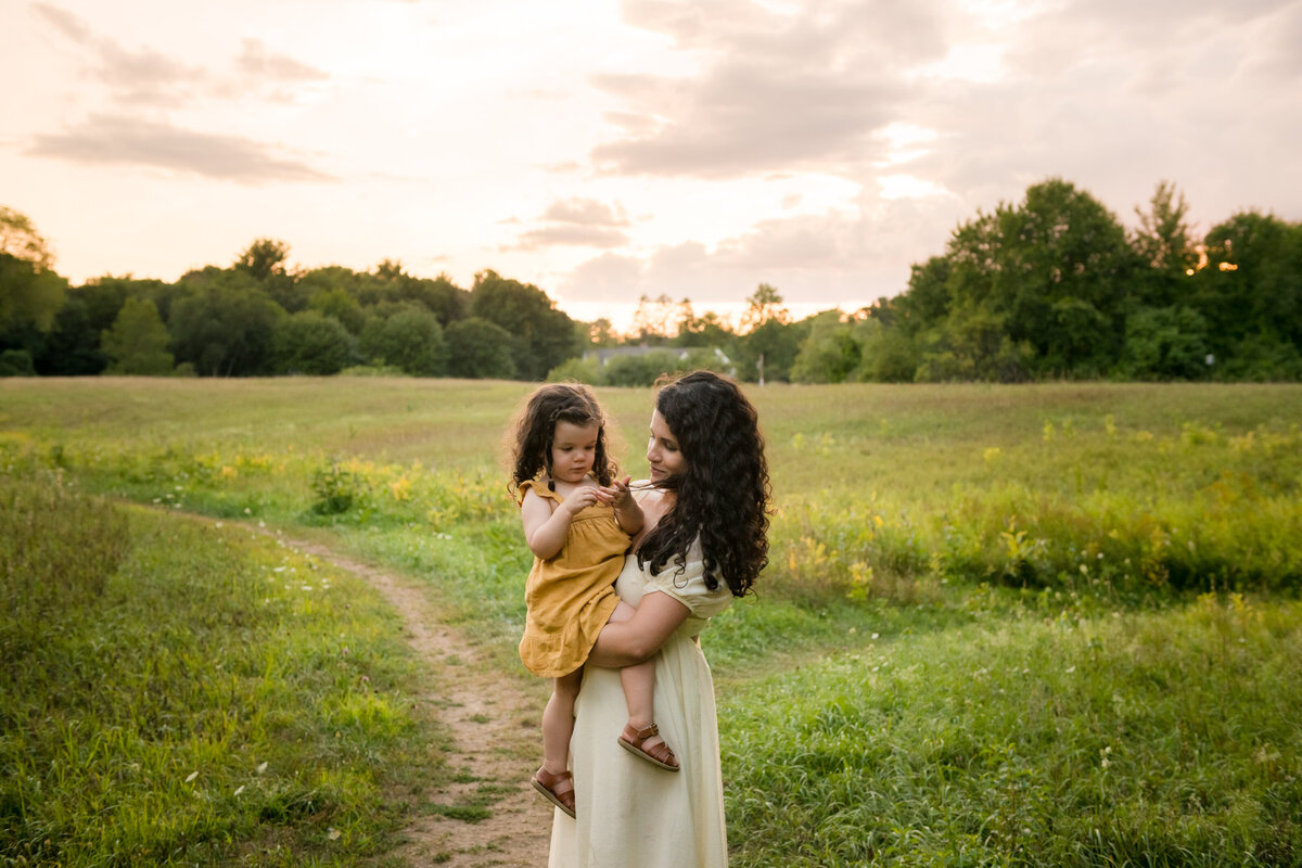 Boston-family-photographer-bella-wang-photography-Lifestyle-session-outdoor-wildflower-104