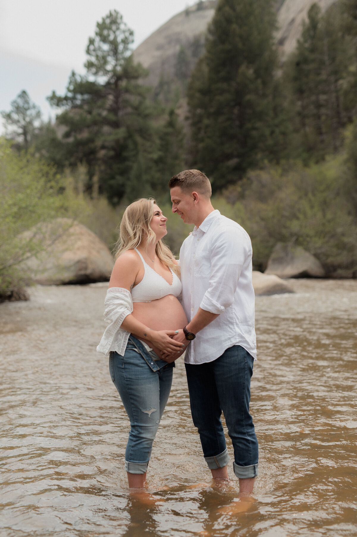 boston-portrait-photographer-maternity-session-colorado-destination-mountians-river-spring-co-ma-maine-2