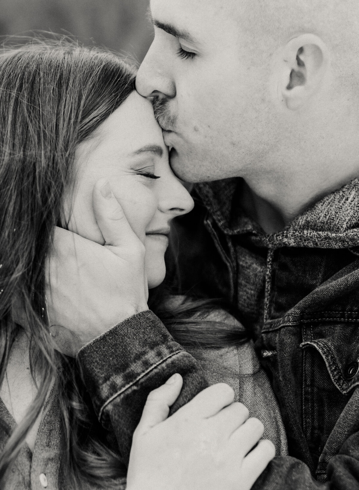 Black and White engagement photo in blacksmith fork canyon by Robin Kunzler Photo