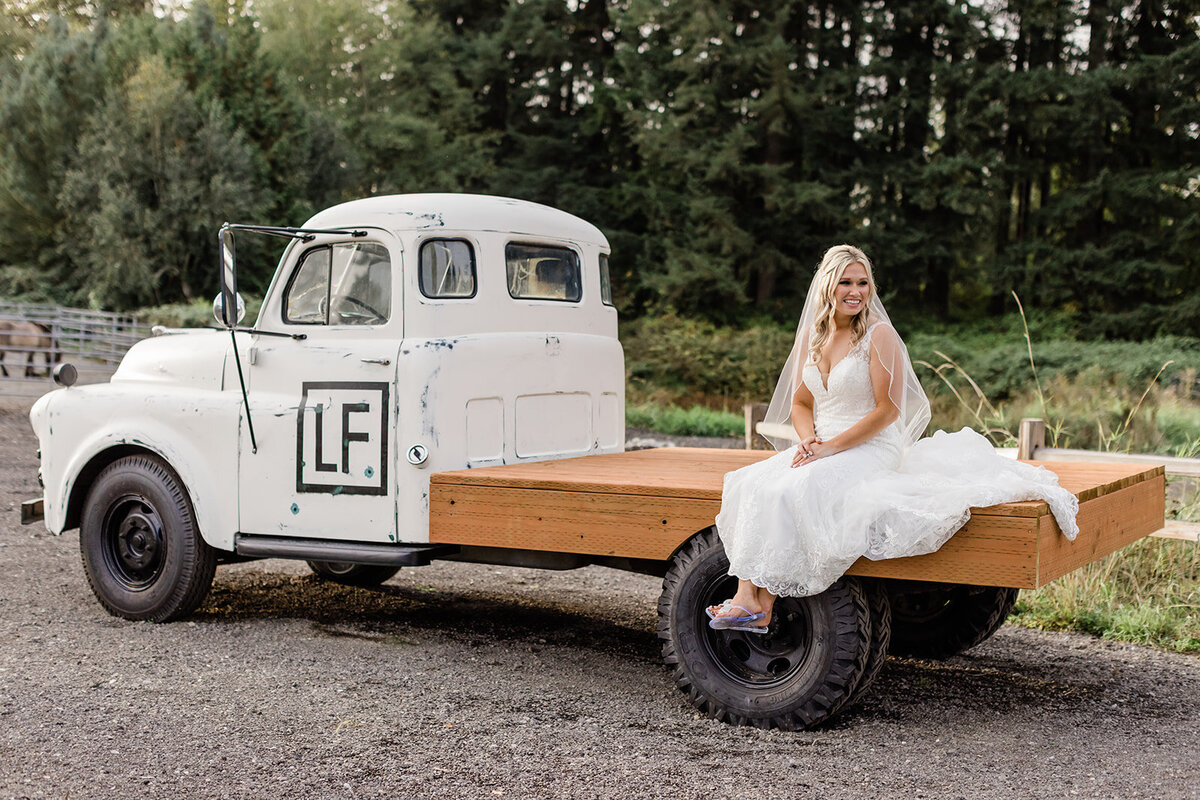 Wedding photos at liljebeck farms wedding venue in woodinville